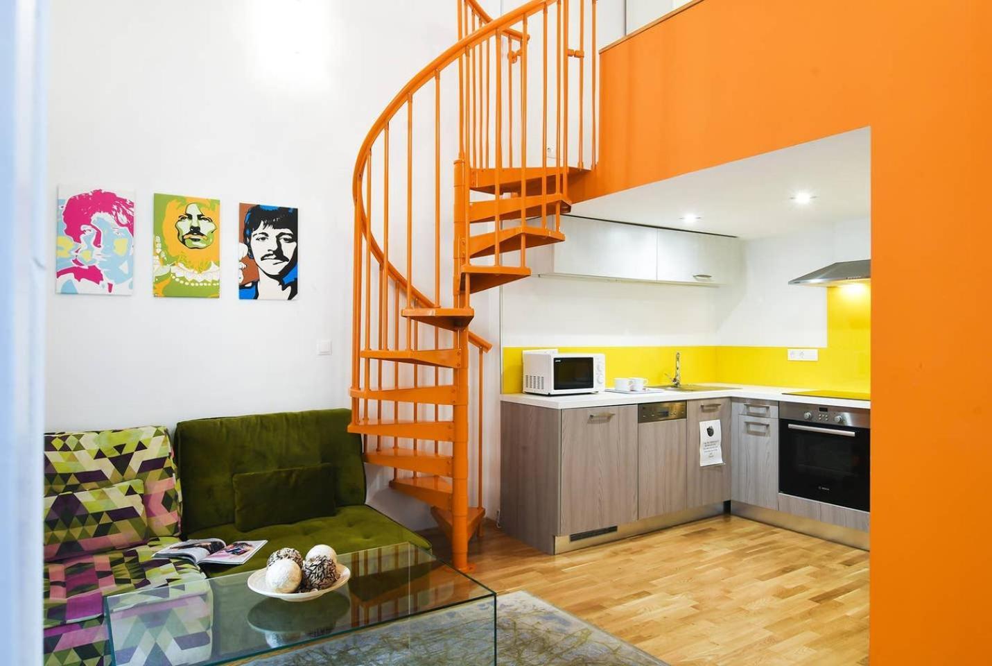 Central & Colorful Studio With Air Conditioning Budapest Ngoại thất bức ảnh